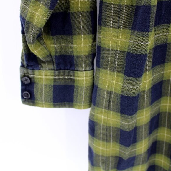 Banana Republic Pixel Plaid Women Flannel Shirt Petite XS - Picture 5 of 9
